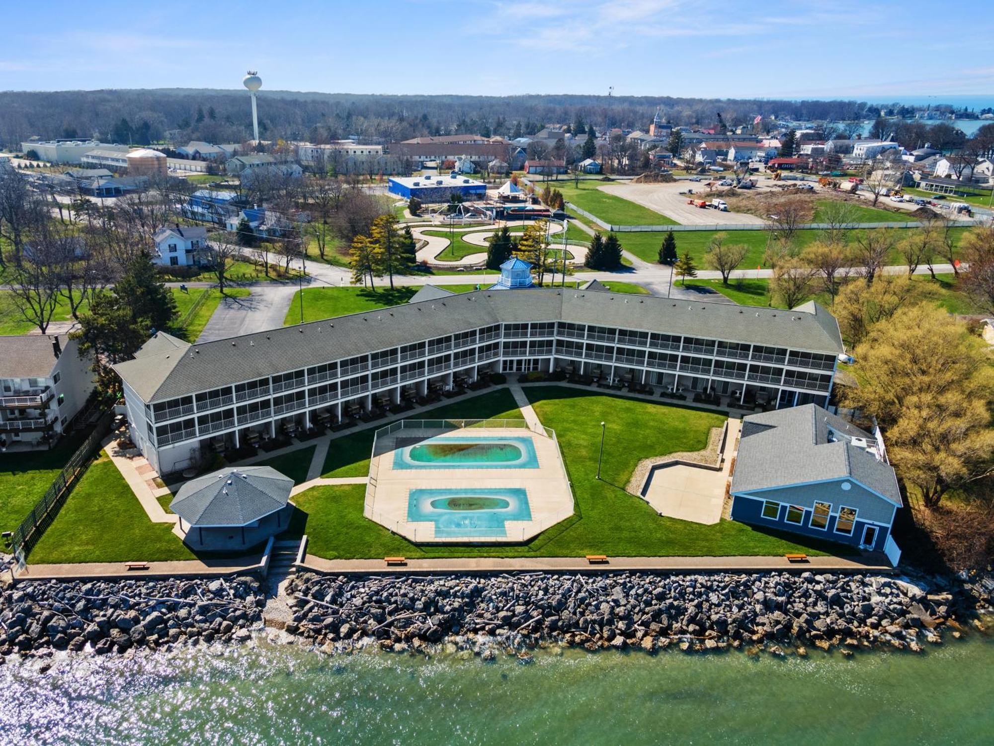 Bayshore Resort At Put-In-Bay Bagian luar foto