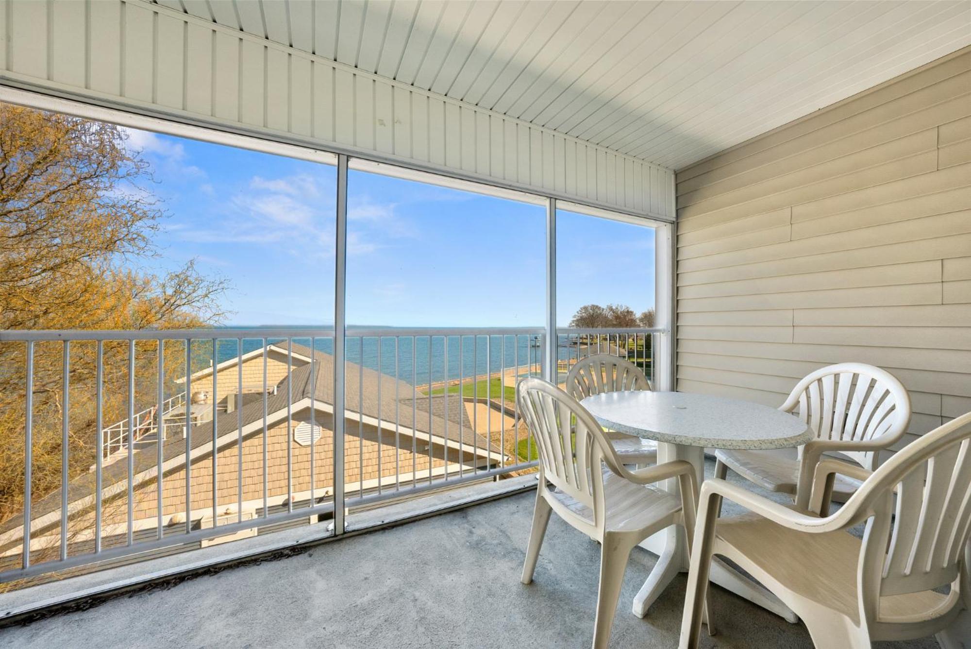 Bayshore Resort At Put-In-Bay Bagian luar foto